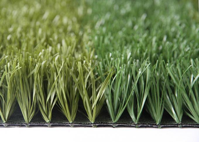 Sztuczna trawa AVG o wysokiej elastyczności 50 mm w kolorze ciemnozielonym 0