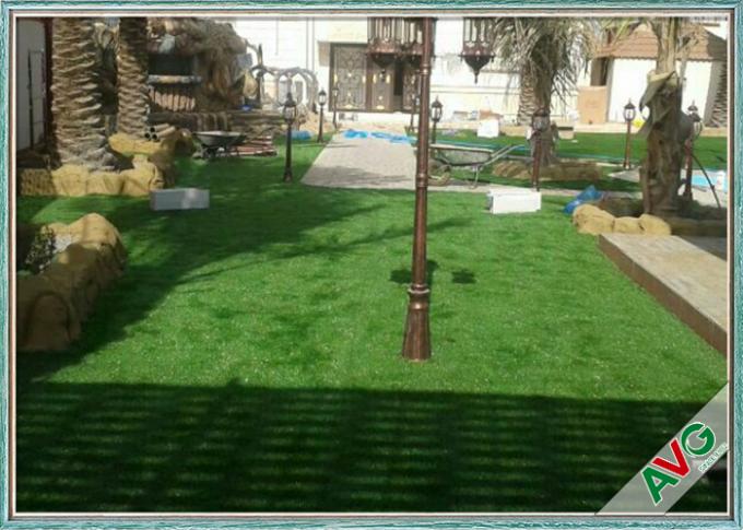 Podwórko Ozdobne Sztuczna trawa na zewnątrz / Sztuczna trawa Oszczędzaj wodę Atrakcyjny kolor 0