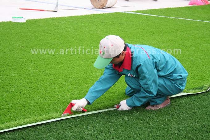 najnowsze wiadomości o firmie Jak zamontować sportową sztuczną trawę?  2