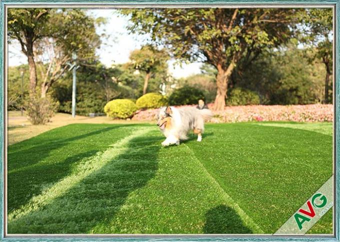 Zielony kolor przyjazny dla zwierząt domowych Fałszywa trawa / sztuczna trawa do dekoracji zwierząt 0
