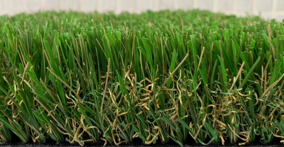 Chiny Ognioodporna sztuczna murawa ogrodowa 40 mm ze sztucznej trawy dostawca