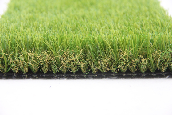 Chiny Trawa krajobrazowa Dywan z trawy 30 mm do dekoracji trawników z tworzywa sztucznego w ogrodzie dostawca