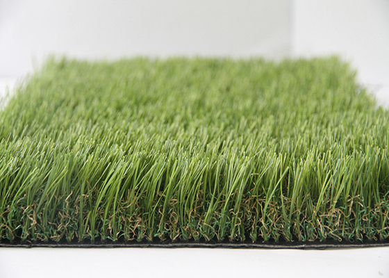Chiny Zdrowa sztuczna trawa w zielonym ogrodzie 6800Dtex 18900 Wysoka gęstość dostawca