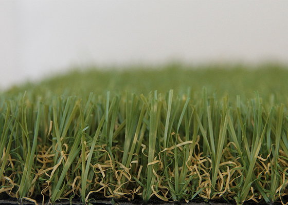 Chiny Odporna na ogień dekoracyjna sztuczna trawa wewnętrzna, sztuczna trawa do ogrodów dostawca