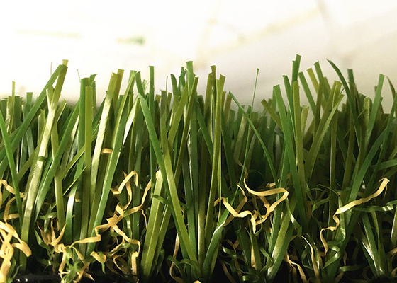 Chiny Sztuczna trawa ogrodowa o wysokiej symulacji 35 mm w pomieszczeniu z odpornością na promieniowanie UV dostawca