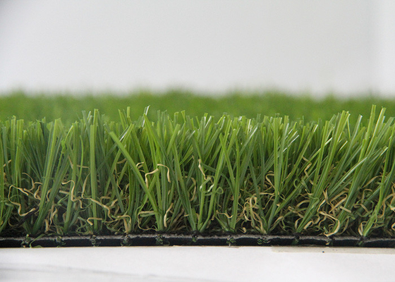 Chiny Naturalnie wyglądająca trawa na zewnątrz syntetyczna trawa krajobrazu Fałszywa trawa trawnikowa Ekologiczna dostawca
