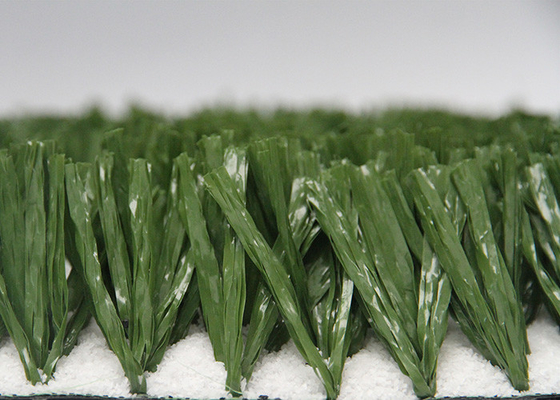 Chiny Zielona sztuczna trawa na boisko do piłki nożnej, sztuczna murawa do piłki nożnej ze sztuczną trawą dostawca