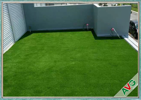 Chiny Trawnik syntetyczny Trawnik sztuczny trawnik o wysokiej gęstości 9600 Dtex dostawca
