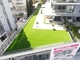 Bujny zielony, naturalnie wyglądający ogród Sztuczna trawa dywanowa, gruby i miękki dostawca