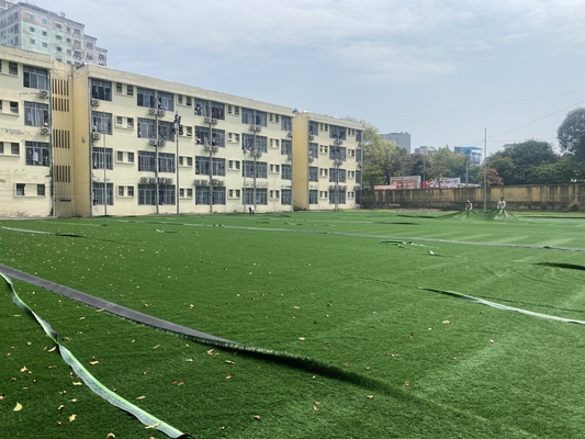Fifa Turf Grass 40mm Fabrycznie zatwierdzona trawa piłkarska na zewnątrz dostawca